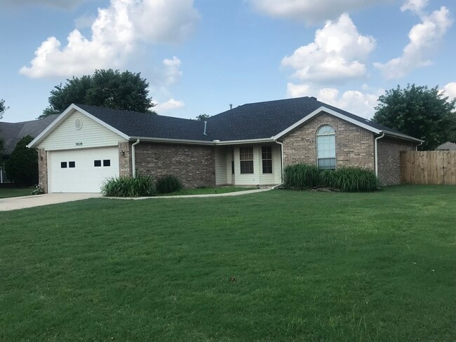 Photo - 3028 N Quartz Dr