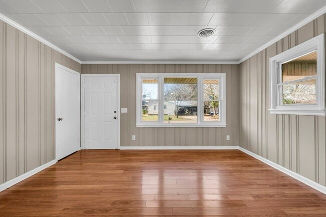 Photo - 266 McHall Dr