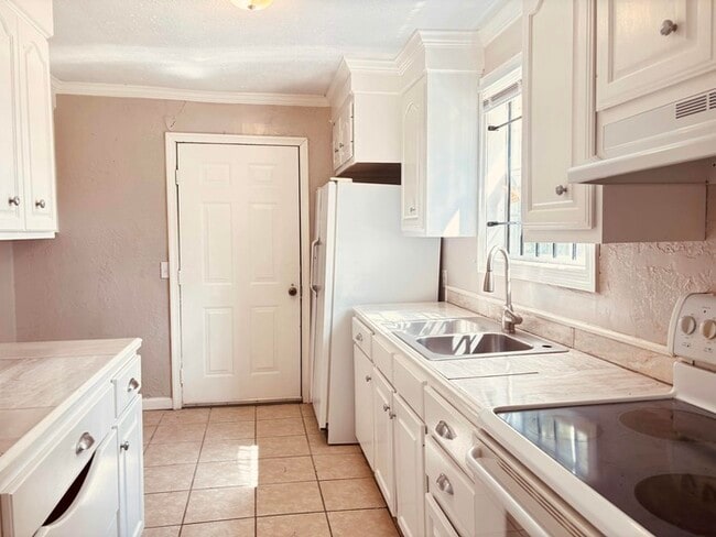 Photo - 234 Culbertson Ave