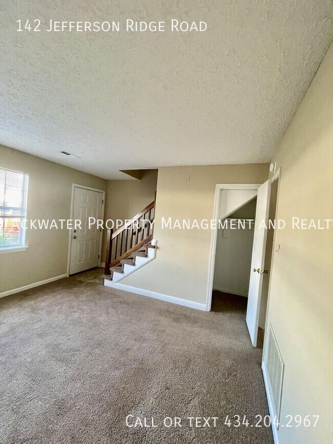Photo - 142 Jefferson Ridge Rd