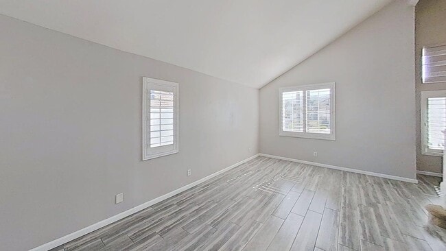 Photo - 15108 Ficus St