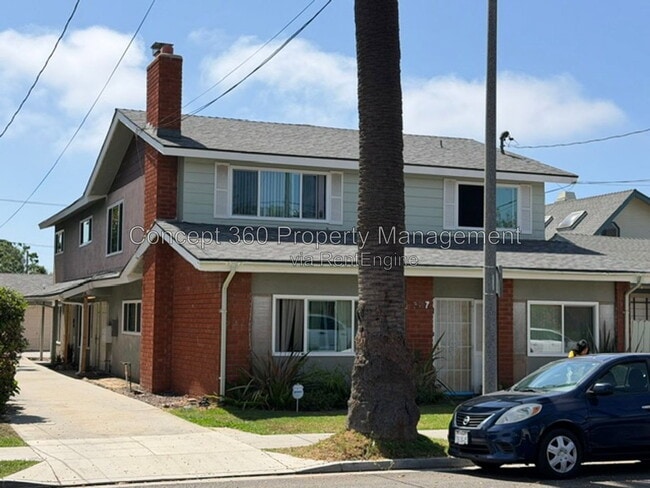 Building Photo - 327 Molino Ave Unit 4