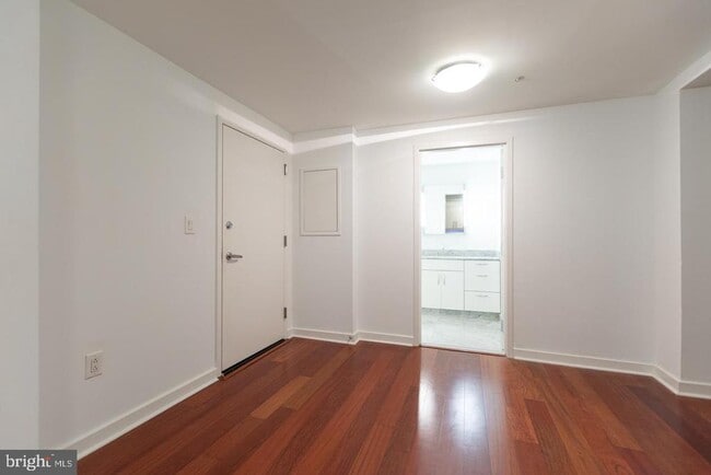 Photo - 219 S 18th St Unit 424