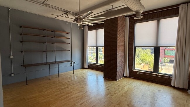 Photo - 21 E 6th St