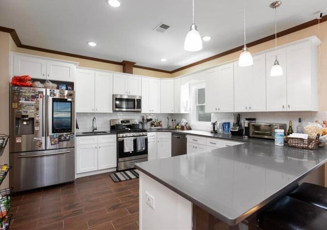 86 Oak St Unit R