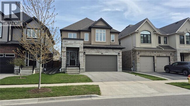 Photo - 304 Sedgewood St