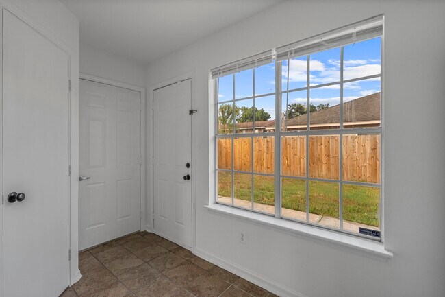 Photo - 2106 Nettleton St