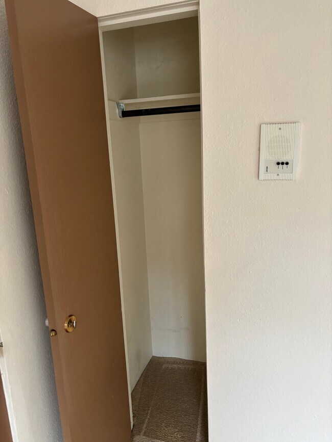 Photo - 215 E 6th Ave Unidad Apartment 17