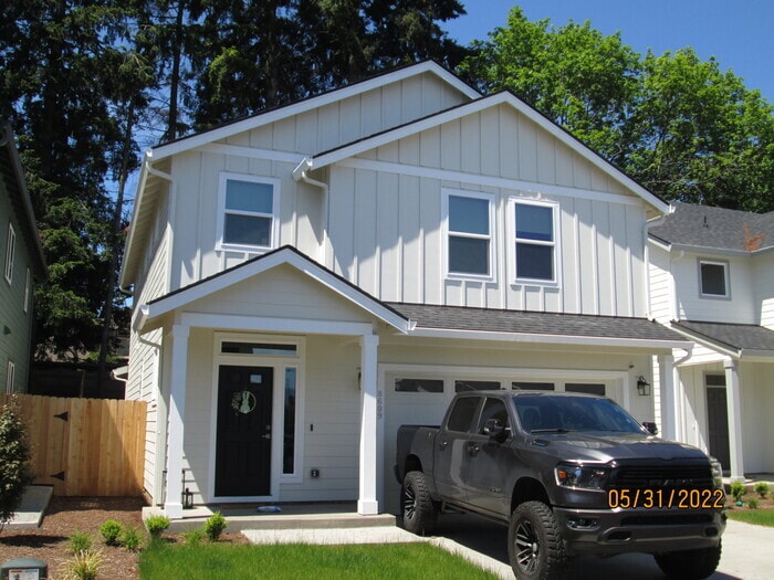 SPACIOUS FOUR BEDROOM HOME IN VANCOUVER - SPACIOUS FOUR BEDROOM HOME IN VANCOUVER