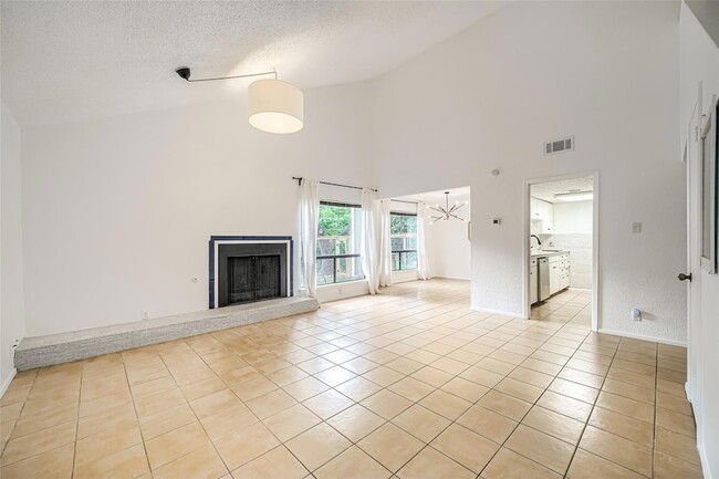 Photo - 6810 Thorncliffe Dr Unit A