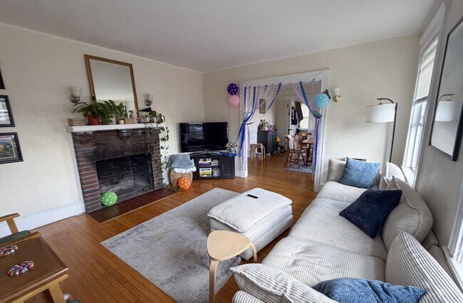 Photo - 51 Leamington Rd Unit 2