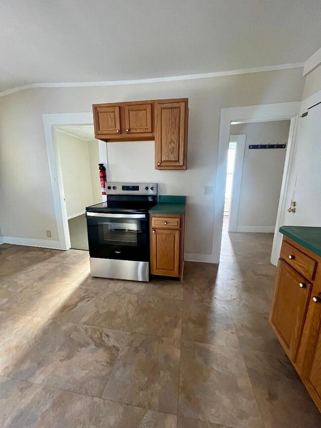 495 N Main St