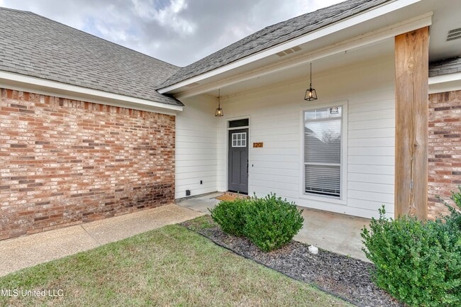 Photo - 120 Lennox Pl