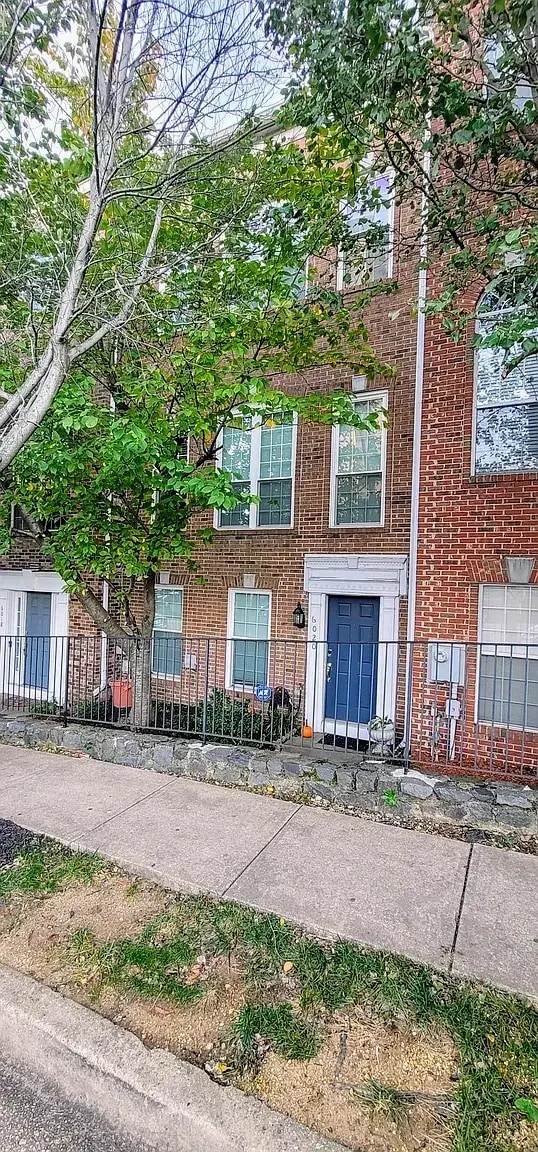 Building Photo - 6020 Lincolnia Rd