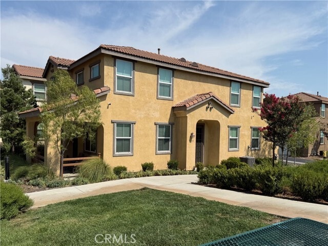 Building Photo - 2116 Lavender Ln