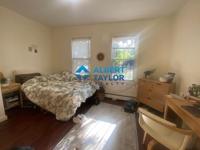 Photo - 1576 Tremont St Unit 3