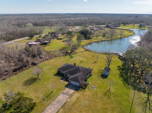 Photo - 140 Lakewood Dr