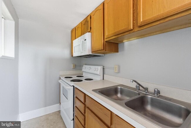 Photo - 142 N Washington St Unit 7