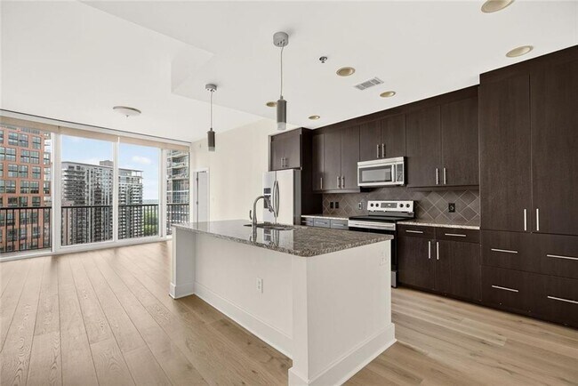 Building Photo - 1080 Peachtree St NE Unit 2004