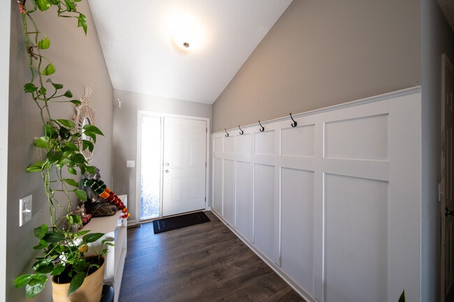 Photo - 15233 Emory Ave