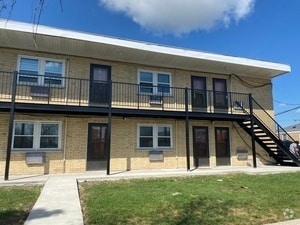 Building Photo - 5500 W 55th St Unit 8 Rental