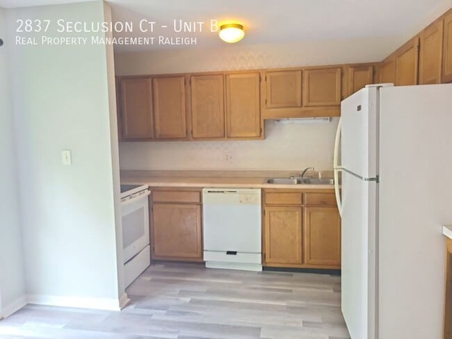 Photo - 2837 Seclusion Ct Unit B