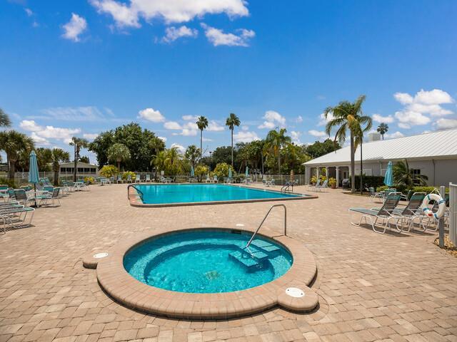 Building Photo - 557 Bimini Cay Cir