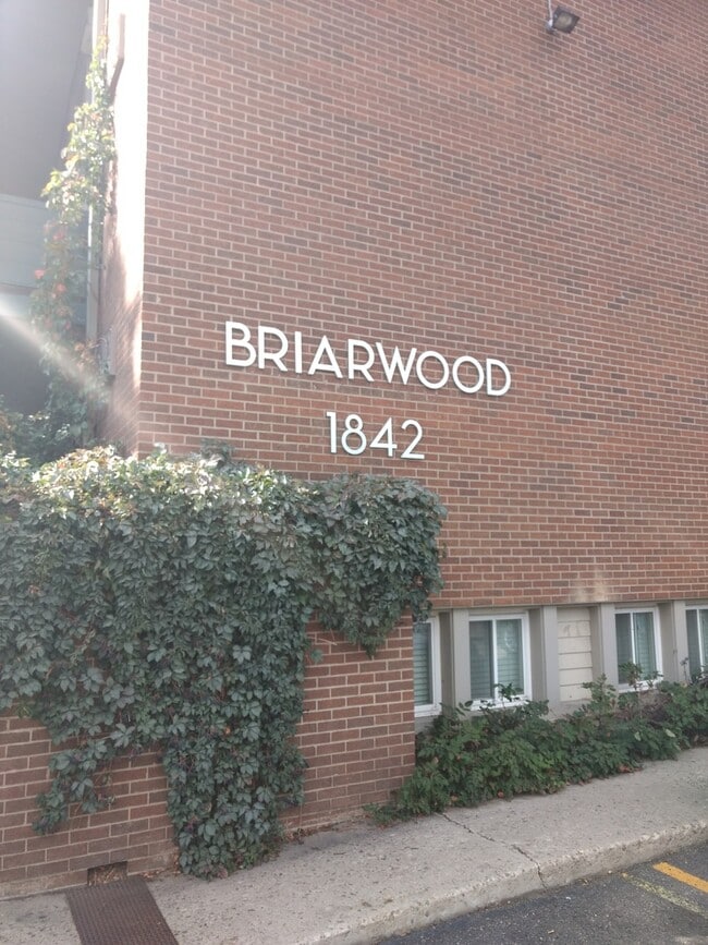 Building Photo - 1842 Canyon Blvd