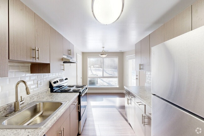 Interior Photo - Knights Bridge II