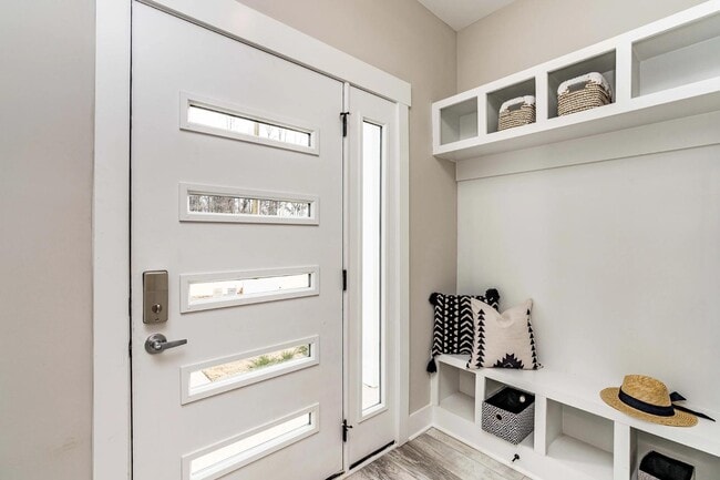 Photo - 3910 Convergence St