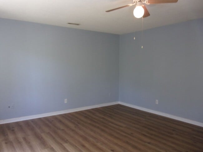 Photo - 3 Bedroom 1 1/2 Bath Home on 1 Acre in Newport