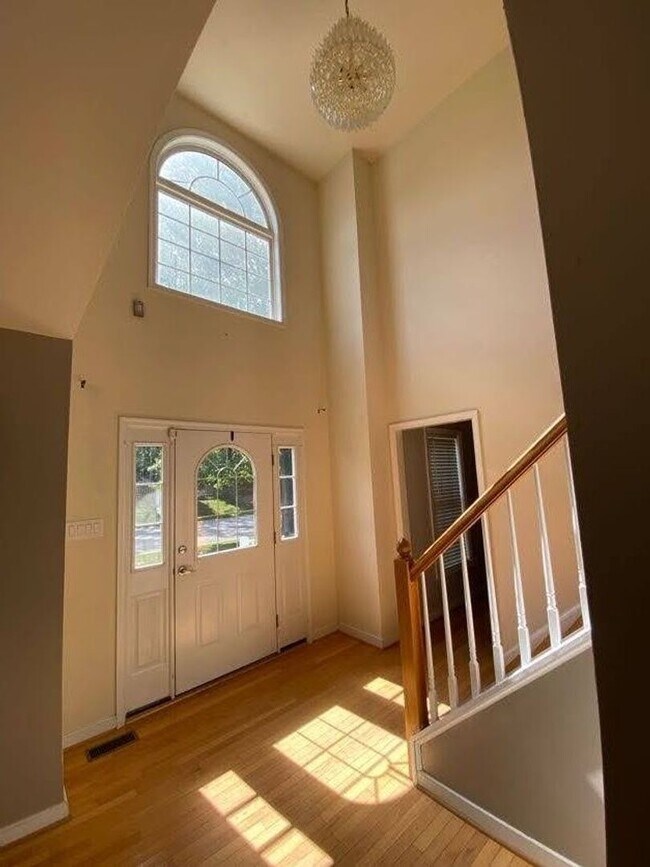 Photo - Bayhill Pointe - 4 Bedroom 2 1./2 Bath Col...