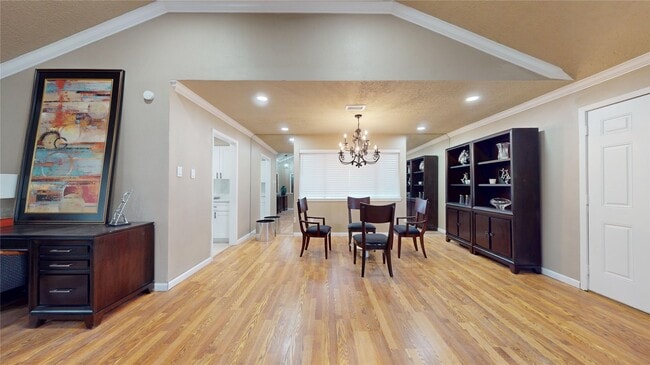 1022 Manorglen Dr