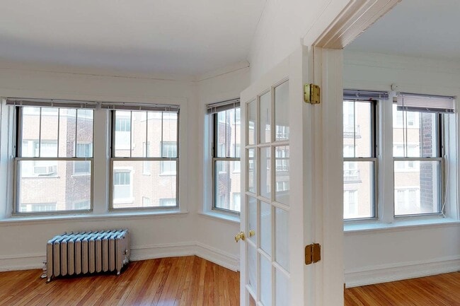 Photo - 5034-5046 S. Woodlawn Avenue