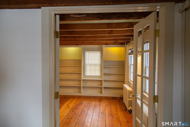 Photo - 1187 Mt Carmel Ave