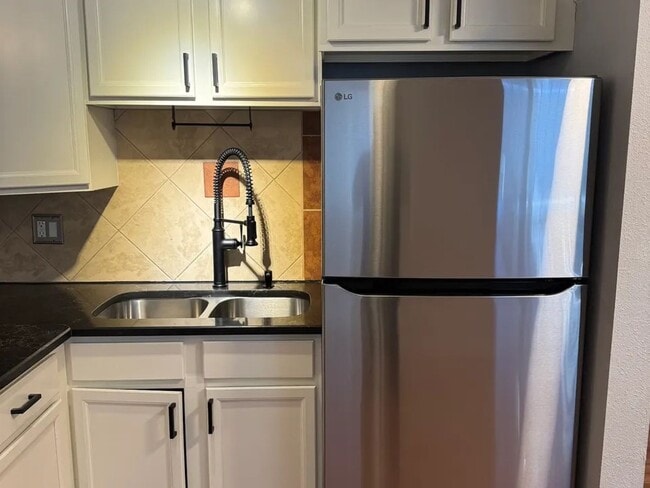 Photo - 1419 Detroit St