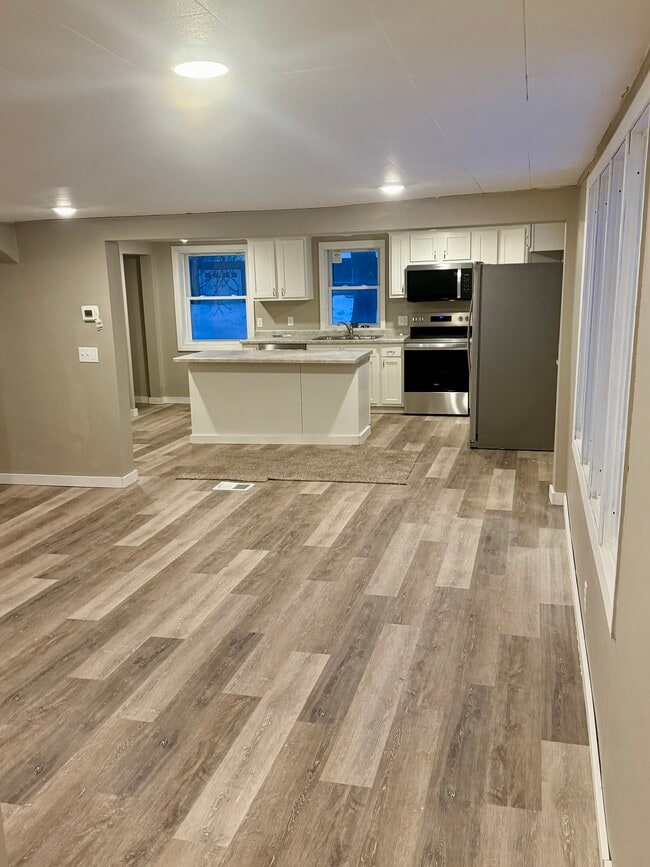 Photo - 401 W Douglas Ave