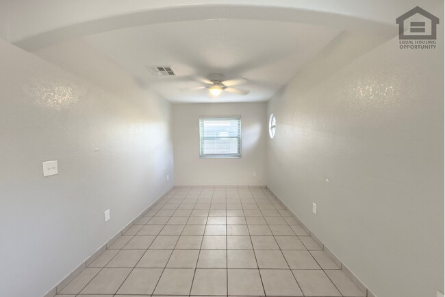 Photo - 1023 Unit 1023#B-1