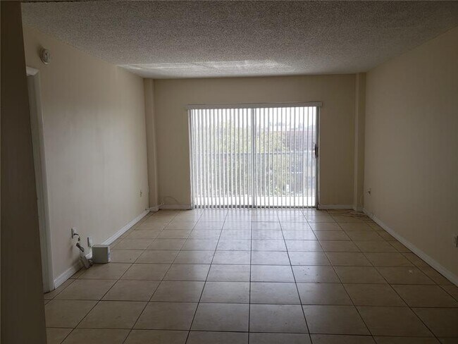 Photo - 4174 Inverrary Dr Unit 604