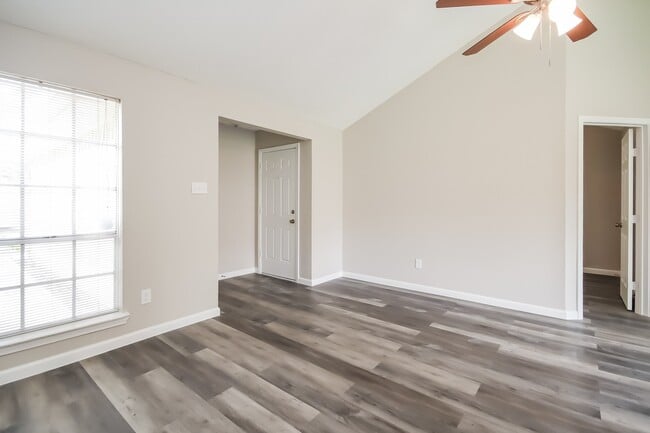 Photo - 7223 Londres Dr