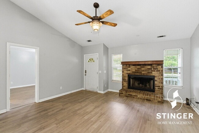 Photo - 12 Robin Way