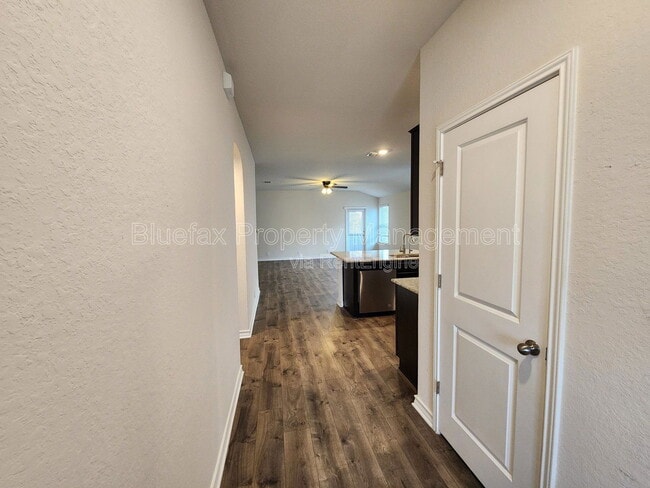 Photo - 13229 Needle Grass