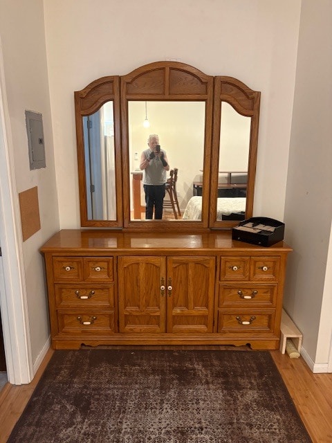 Credenza - 109 S Laurel Ave Unit 0