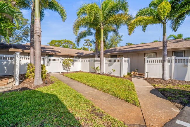 Fully Renovated 3 Beds 2 baths condo off M... - Fully Renovated 3 Beds 2 baths condo off M...
