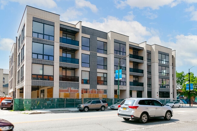 Building Photo - 1606 S Ashland Ave Unit 301