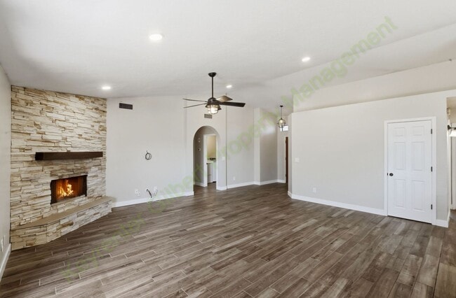 Photo - Beautiful Gilbert Home Near Downtown, Parks & Top Commuter Routes!