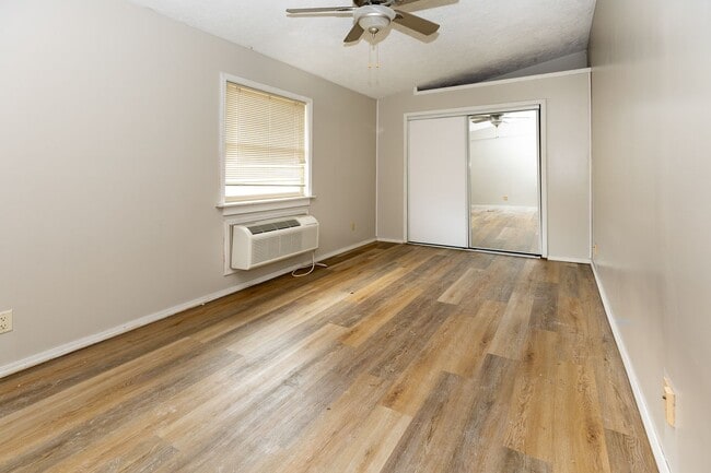 Photo - Charming 3-bedroom, 1.5-bathroom house in Normal