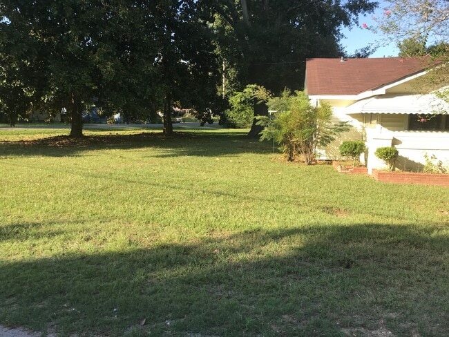 Photo - 2501 Monroe St