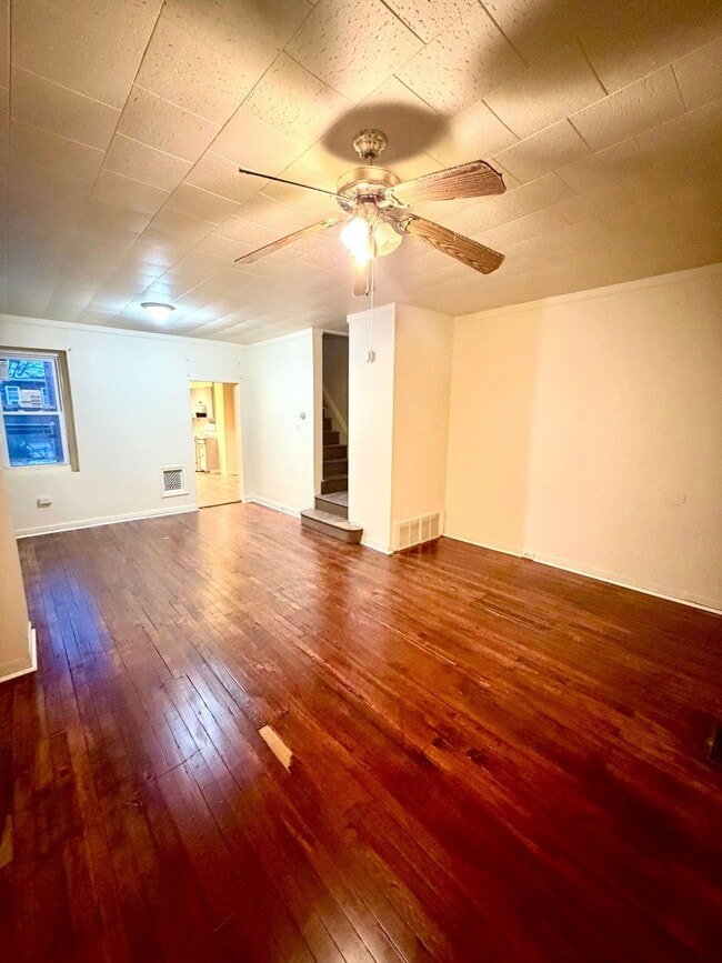 Photo - 631 E Madison St