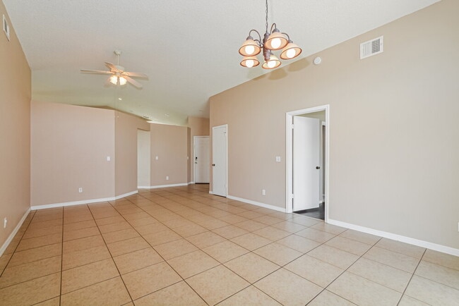 Photo - 3100 Orchard Pl